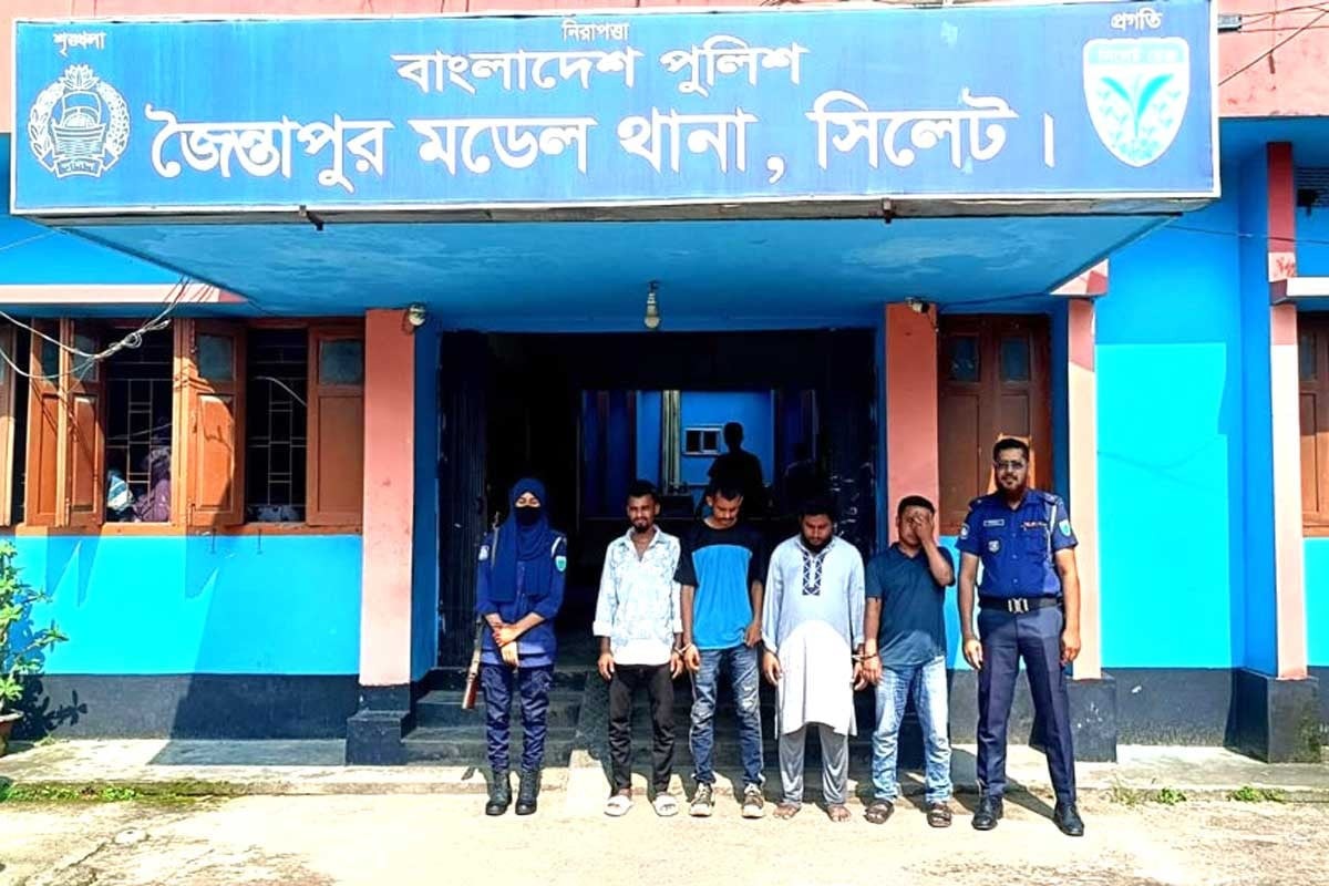 সিলেটে মানব পাচারকারীসহ ১৪ অনুপ্রবেশকারী আটক