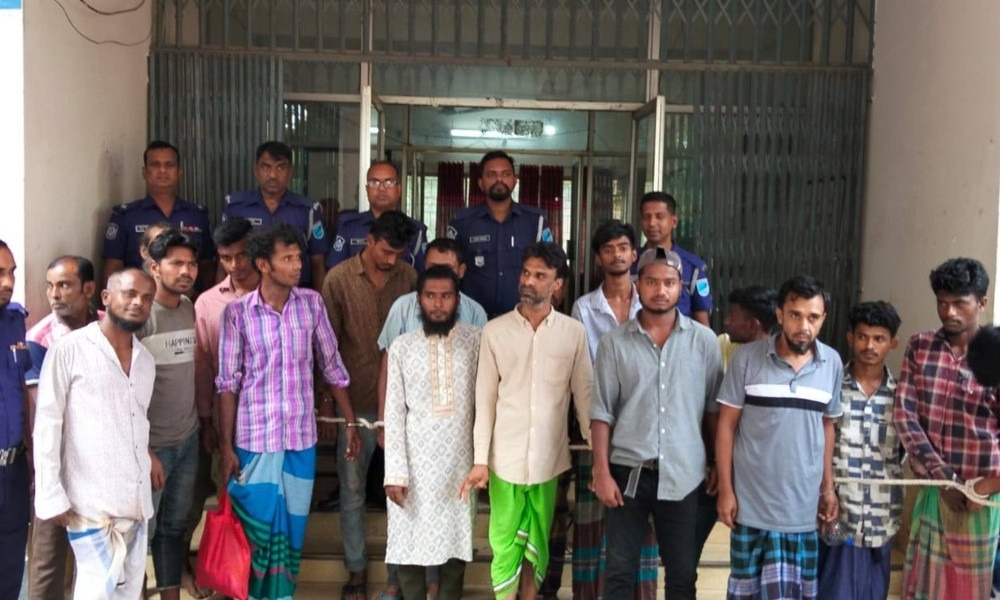 কিশোরগঞ্জে পুলিশের বিশেষ অভিযানে ২৪ ঘণ্টায় গ্রেপ্তার ৯০