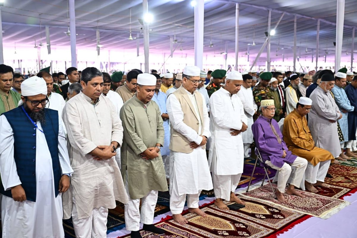 জাতীয় ঈদগাহে ঈদের নামাজ আদায় করলেন রাষ্ট্রপতি ও প্রধানমন্ত্রী