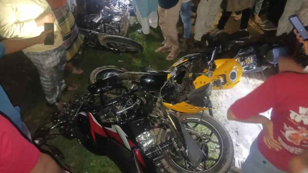 ঈদে ফাঁকা সড়কে বেপরোয়া গতির ৩ বাইকের সংঘর্ষে দুই বন্ধু নিহত