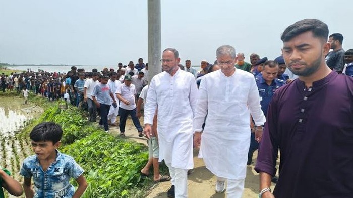 টাঙ্গাইলে স্থায়ী বেড়িবাঁধ নির্মাণের ঘোষণা পানিসম্পদ মন্ত্রীর