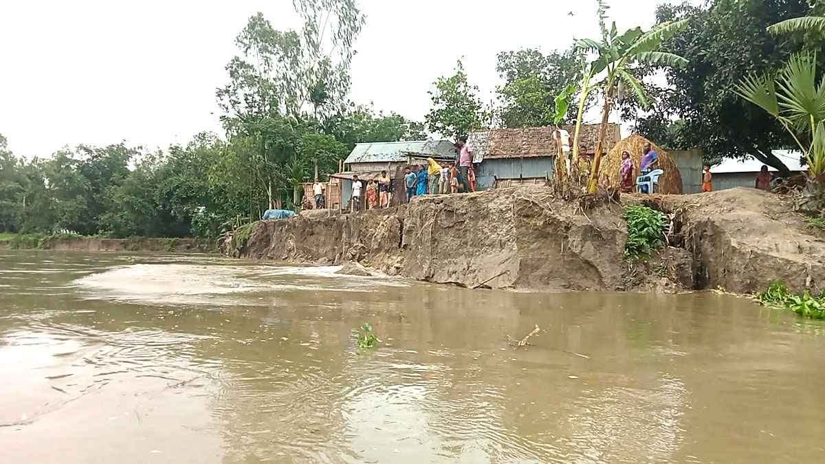 গাইবান্ধা সাদুল্লাপুরে ঘাঘট নদীর তীব্র ভাঙন, বিলীন বহু ঘরবাড়ি