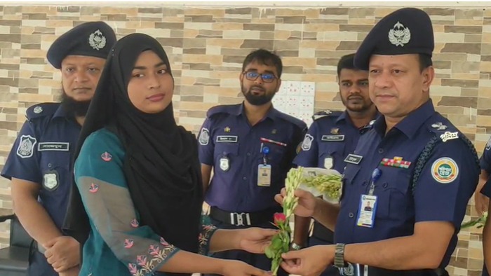পটুয়াখালী ৫৬ টাকায় পুলিশ কনস্টেবল পদে চাকরি পেলেন ২৯ জন