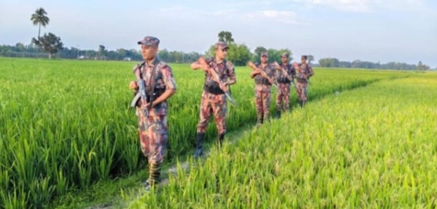 পাটগ্রাম সীমান্তে চোরাকারবারীদের ঠেকাতে বিজিবি”র ফাঁকা গুলি