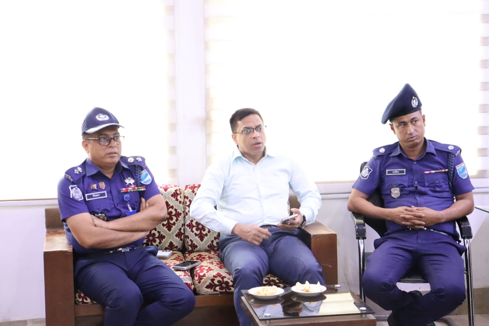 ফতুল্লায় ৬ বছরের শিশু ধর্ষণ: ডিসি-এসপির থানা পরিদর্শন, সর্বোচ্চ আইনি ব্যবস্থার নির্দেশ