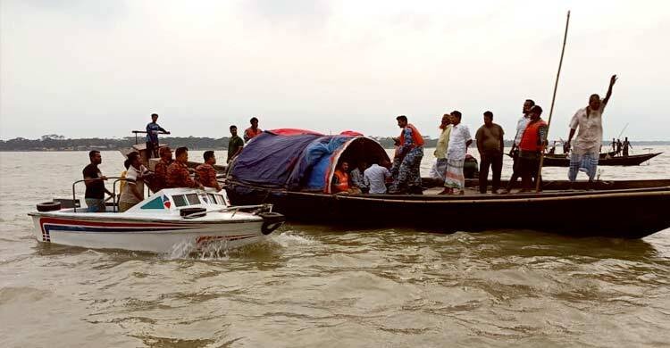 বরিশাল মেঘনায় নৌকাডুবিতে নিখোঁজ বাবা-ছেলের মরদেহ উদ্ধার