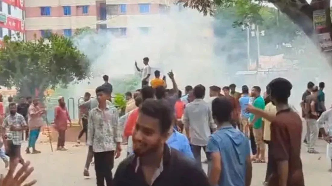 ব্রাহ্মণবাড়িয়ার সৌদিতে ফেলে আসা লাগেজ নিয়ে ব্রাহ্মণবাড়িয়ায় তুমুল সংঘর্ষ, আহত ১৫
