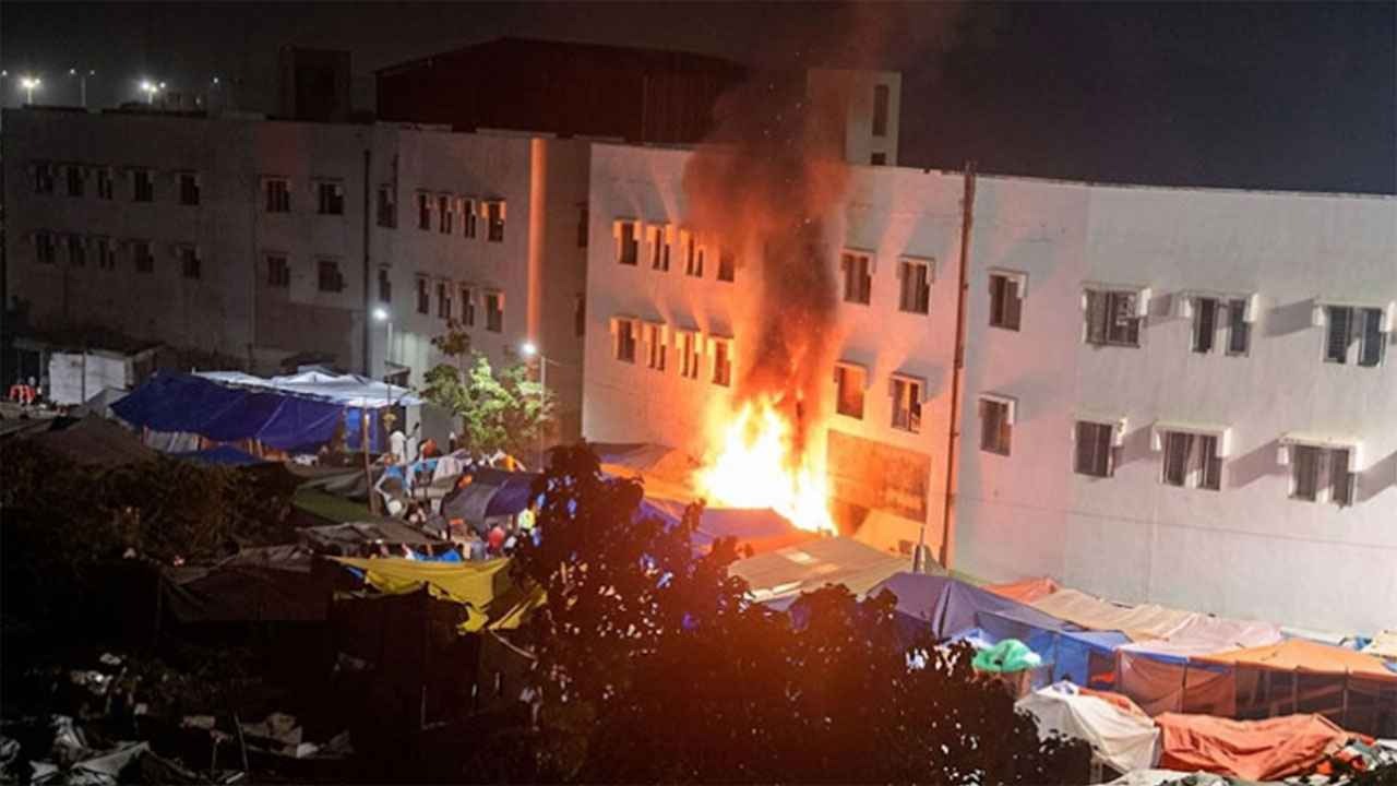 শাহজালাল বিমানবন্দরে আগুন কনটেইনারের ভেতর থেকেও আগুন দেখা গেছে: নির্বাহী পরিচালক