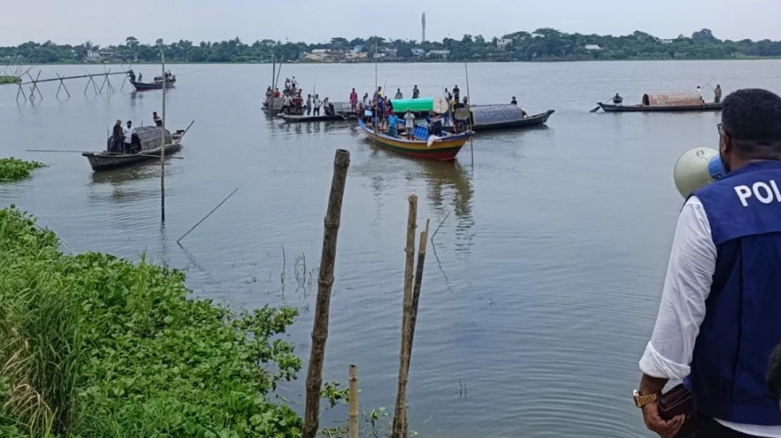 কুমিল্লায় ট্রলারে নদী পাড়ি দিয়ে দিনভর দুই গ্রামবাসীর সংঘর্ষ, আহত ১৬