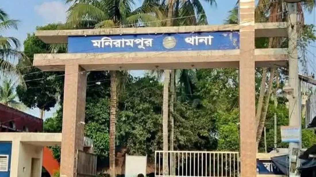 যশোর নাতনীকে উত্যক্তের প্রতিবাদ করায় নানাকে কুপিয়ে হত্যা