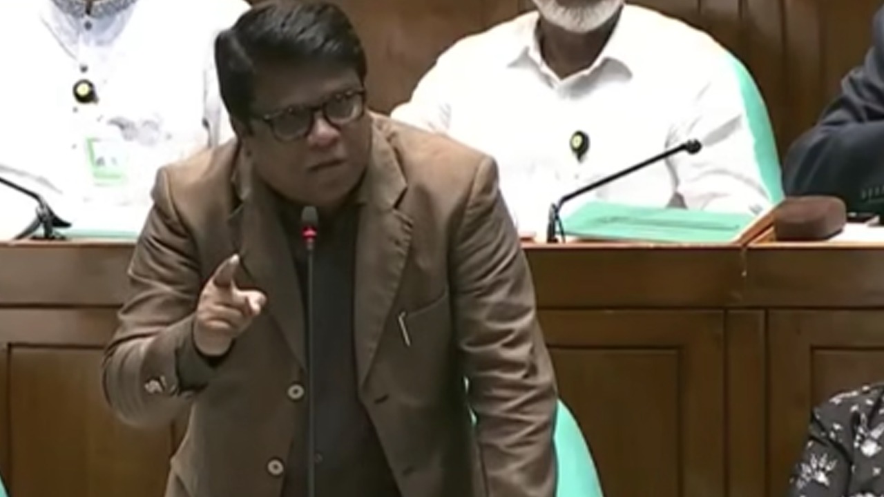 আগামী ৫০ বছরেও আ.লীগের ফেরার সম্ভাবনা দেখছেন না বিএনপির এমপি!