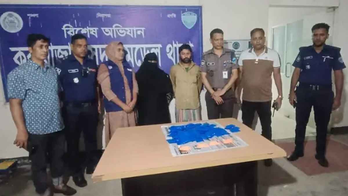 কক্সবাজারে হাসপাতালে ১৭ হাজার ইয়াবাসহ স্বামী-স্ত্রী আটক