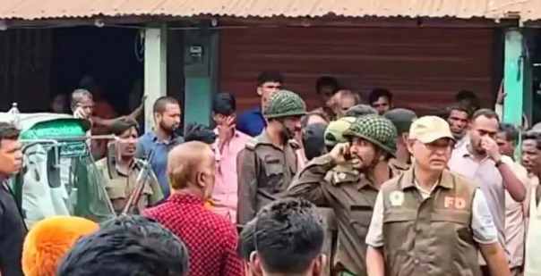 কক্সবাজার মহেশখালীতে মাইকে ঘোষণা দিয়ে বনকর্মীদের ওপর হামলা