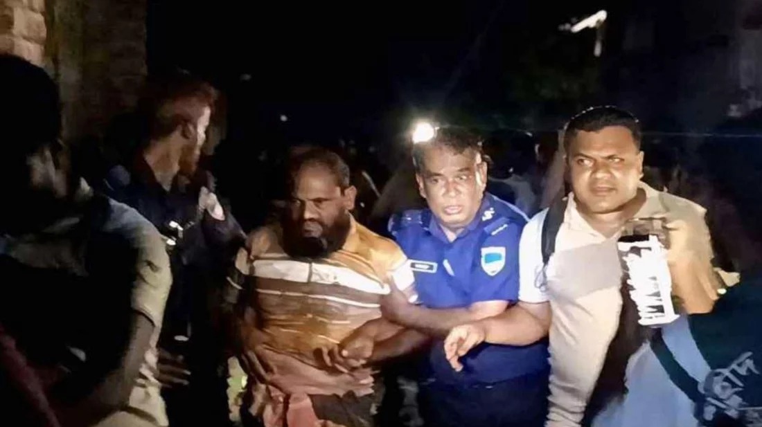 ঝিনাইদহের ৮ বছরের শিশুকে ধর্ষণের অভিযোগ: গ্রাম্য চিকিৎসককে পিটুনি দিয়ে পুলিশে দিল জনতা