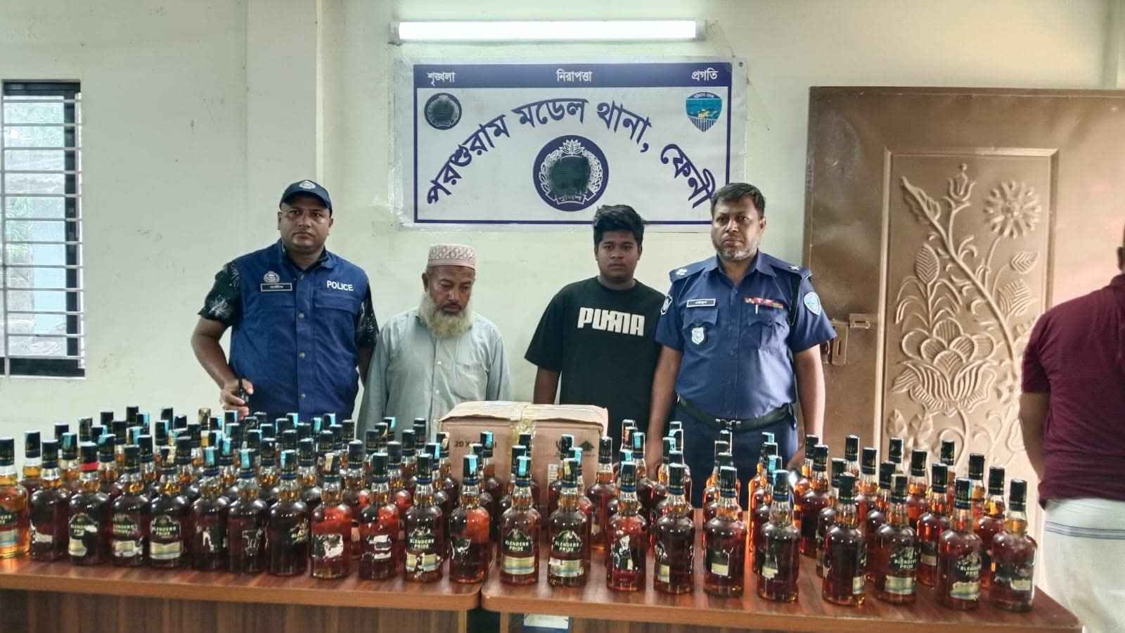 ফেনী পরশুরামে অ্যাম্বুলেন্সে মিলল ১১৭ বোতল ভারতীয় মদ, চালক-হেলপার গ্রেফতার