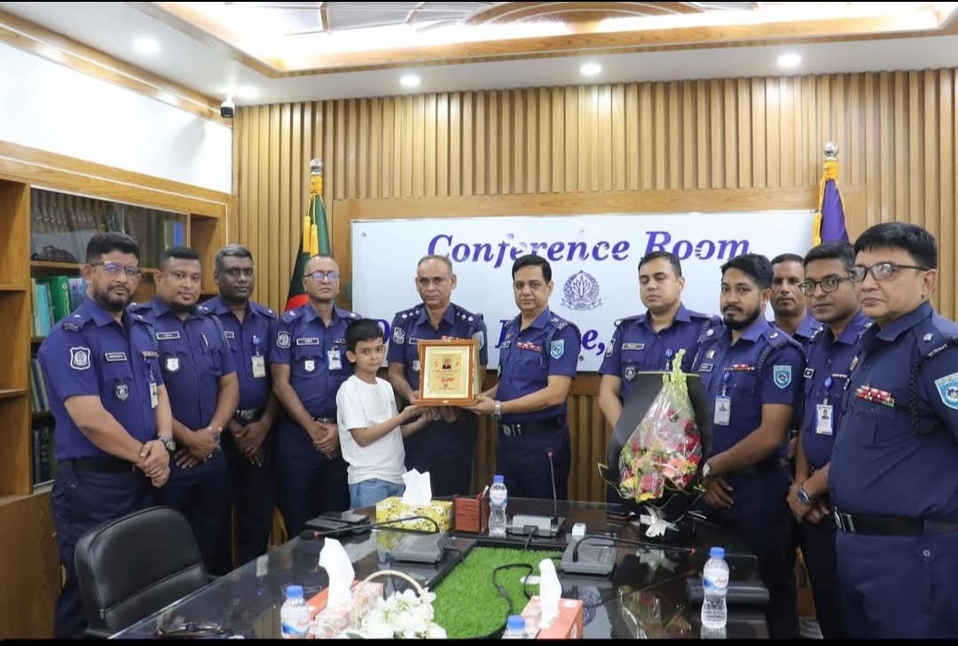 গাইবান্ধায় কর্মময় অধ্যায়ের ইতি, বিদায় সংবর্ধনায় সম্মানিত এএসপি রশিদুল বারী