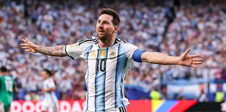 হ্যাটট্রিক করে নতুন মাইলফলকে মেসি!