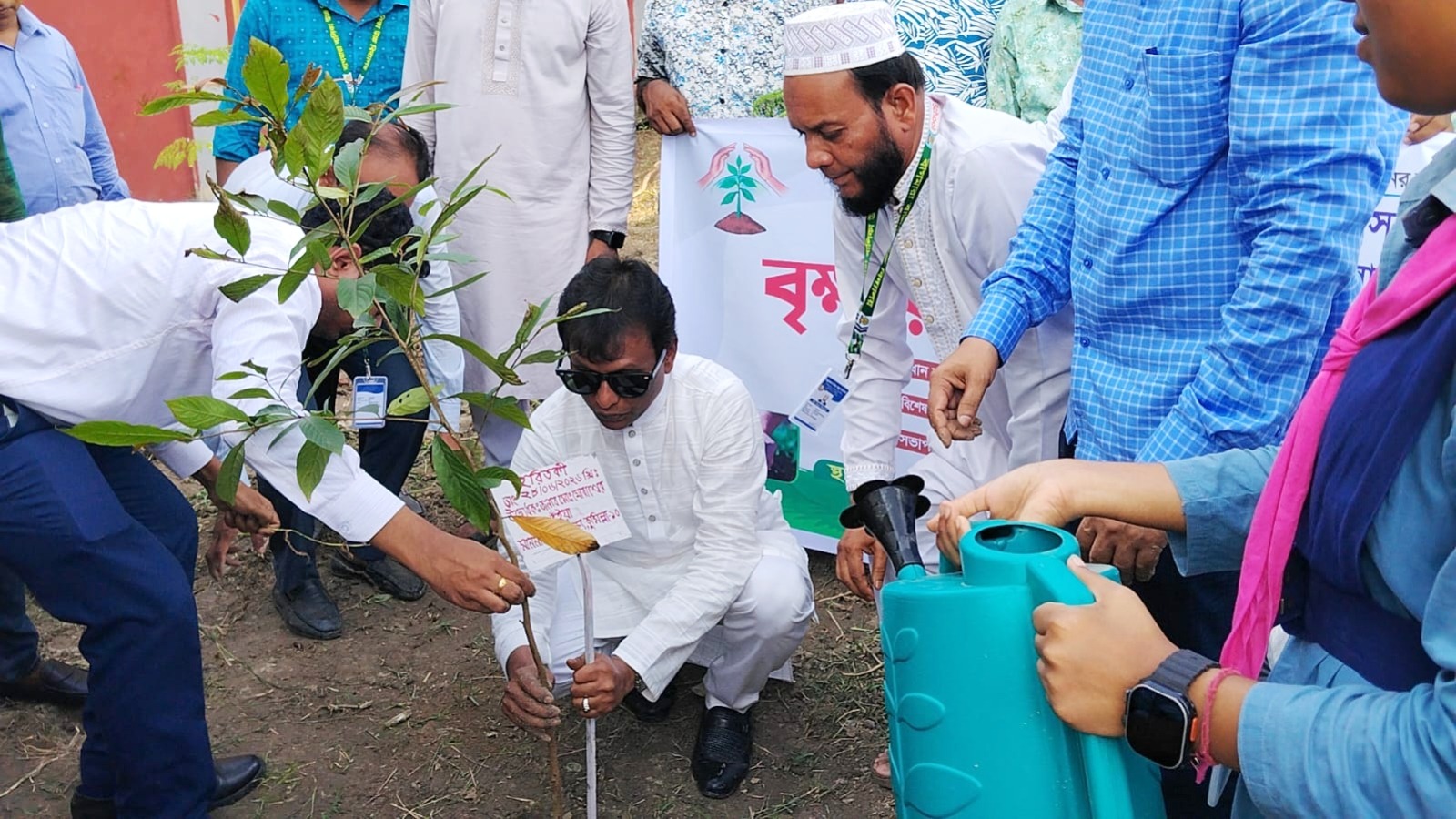 লালমাইয়ে এমপি মোবাশ্বের আলম ভূইয়ার উদ্যোগে লক্ষাধিক বৃক্ষরোপণ কর্মসূচির উদ্বোধন