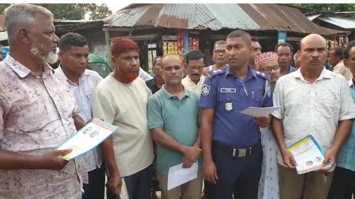 ঠাকুরগাঁওয়ের রুহিয়ায় মাদক ও ক্যাসিনোবিরোধী সচেতনতামূলক লিফলেট বিতরণ
