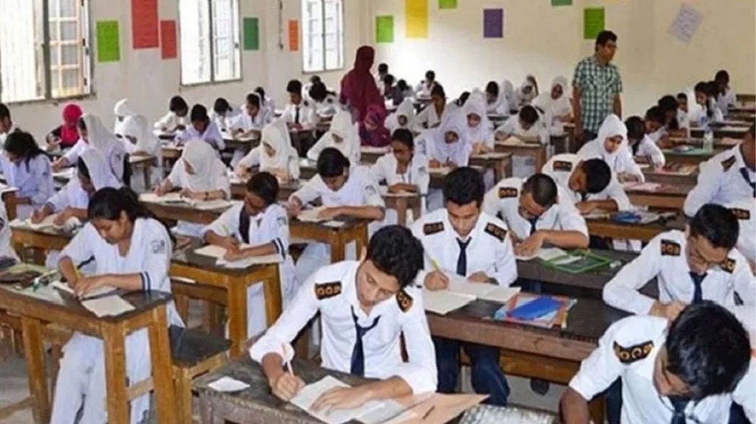 জলাবদ্ধতার কারণে চট্টগ্রাম-রাঙ্গামাটি জেলার এইচএসসি পরীক্ষা স্থগিত
