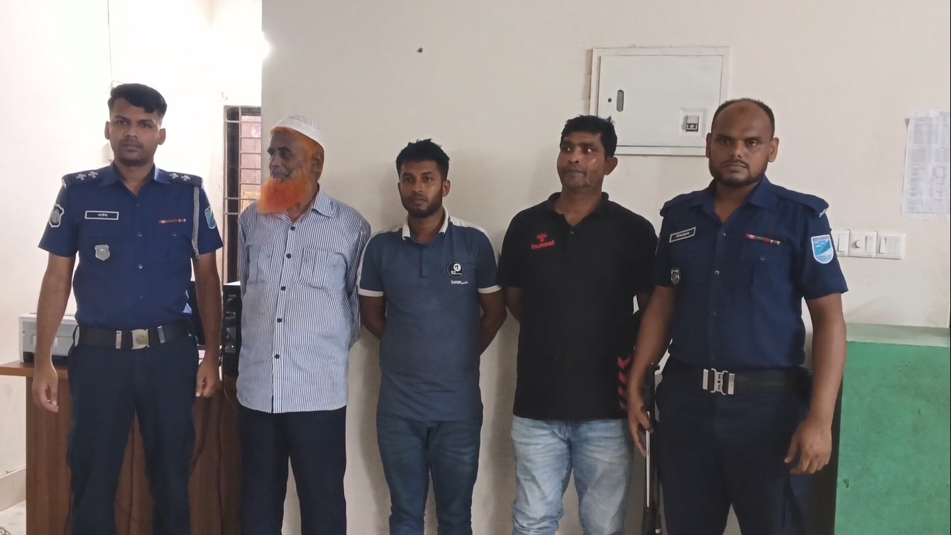 মাদারীপুরে কোটি টাকার নকল সিগারেট জব্দ, গ্রেফতার ৩