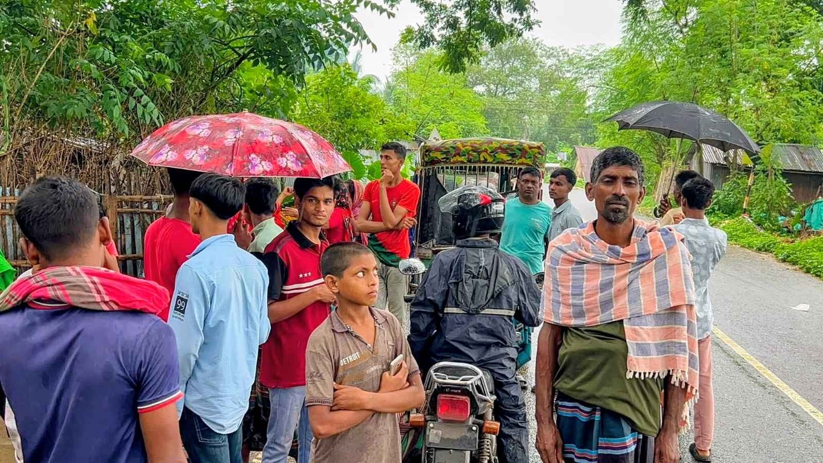 চুয়াডাঙ্গায় বাসের ধাক্কায় প্রাণ গেল শিশুর