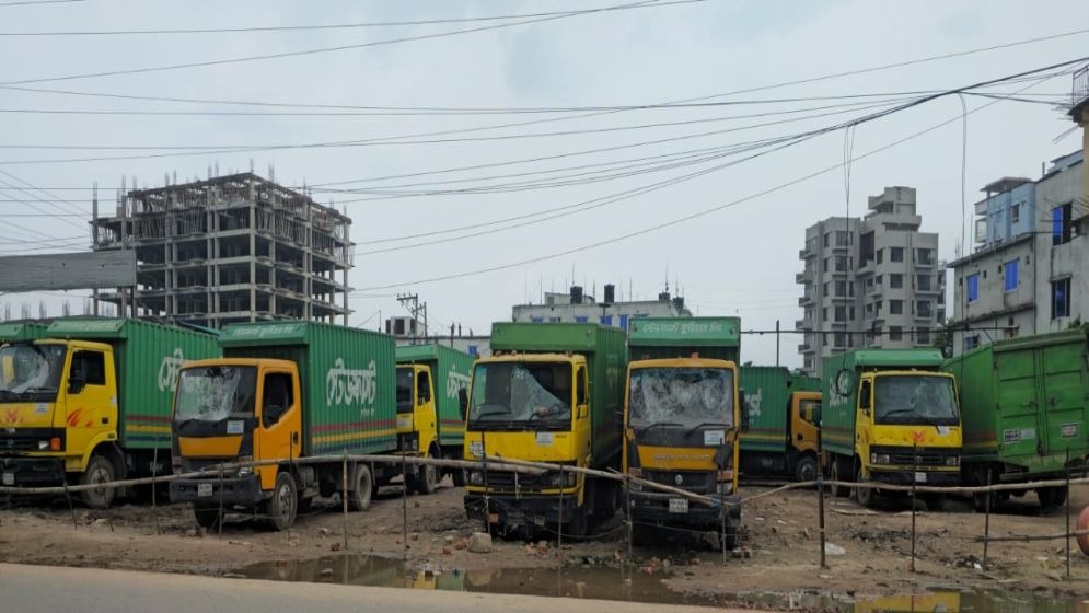 ঢাকার কেরানীগঞ্জে কুরিয়ারে চালককে নির্যাতনের অভিযোগ, বিক্ষোভে ভাঙচুর-সংঘর্ষ