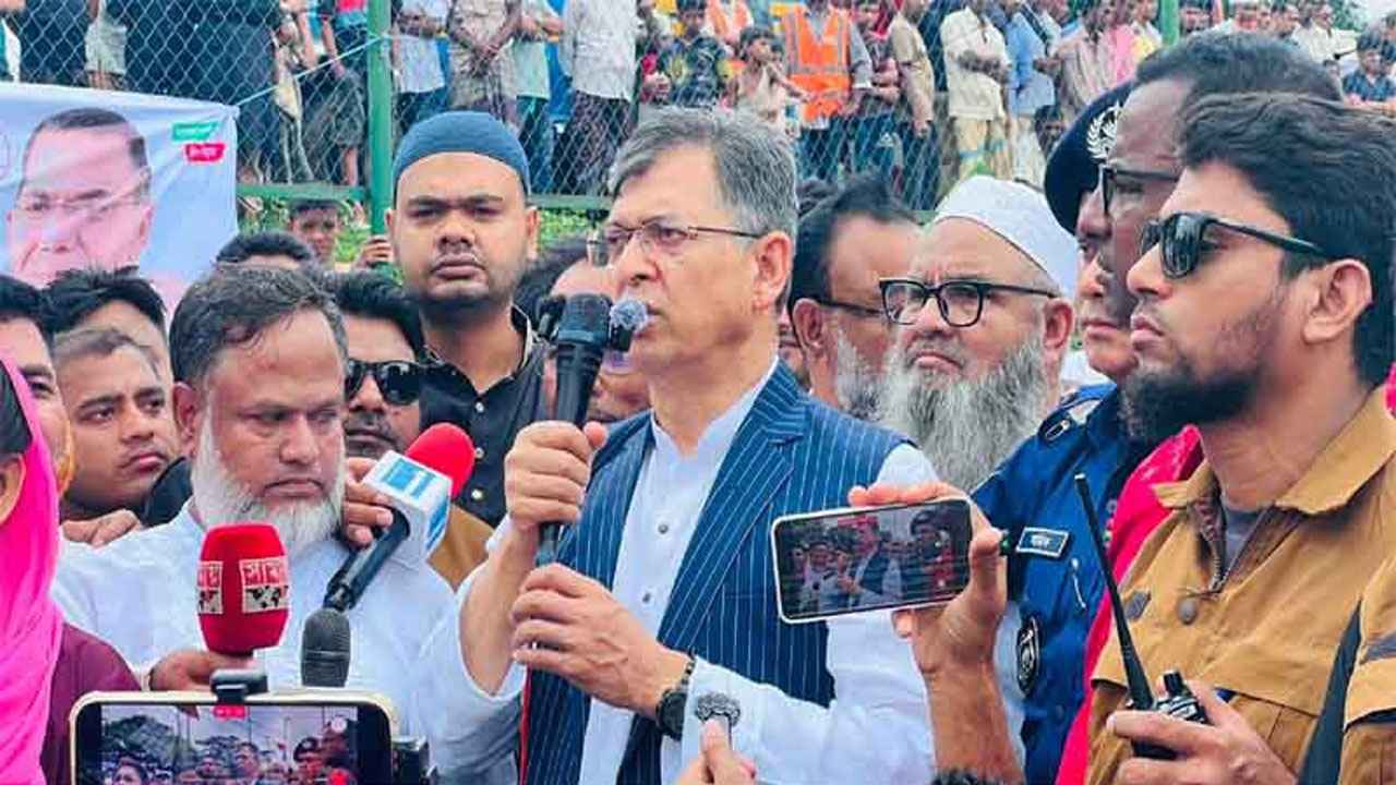 কক্সবাজার চকরিয়ায় বন্যাদুর্গতদের পাশে সরকার, সব ধরনের প্রস্তুতি রয়েছে’