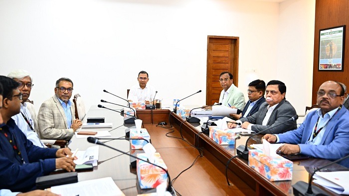 প্রধানমন্ত্রীর সভাপতিত্বে ডিএসসিসির সড়ক ব্যবস্থাপনা বিষয়ক সভা
