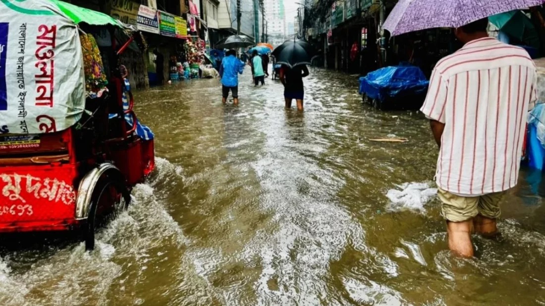 রাজধানীতে ঢাকার পানি নামার ৪১ স্লুইসগেটের ২২টিই অচল