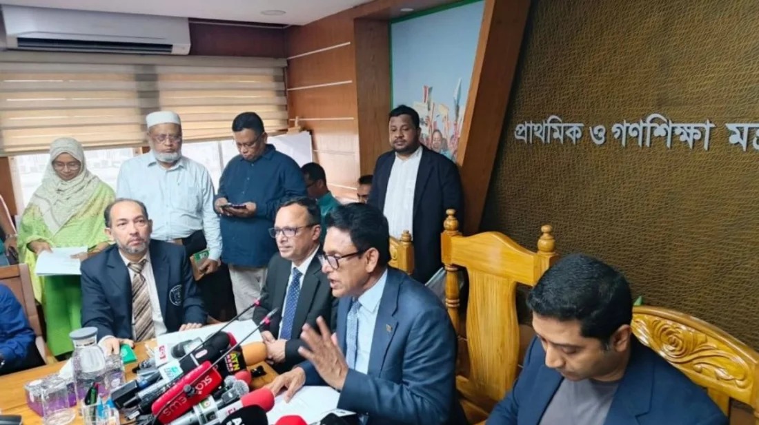 সাংবাদিকদের প্রশ্নের জবাবে এসএসসির পর ভর্তি না হওয়ার হার উদ্বেগজনক: শিক্ষামন্ত্রী