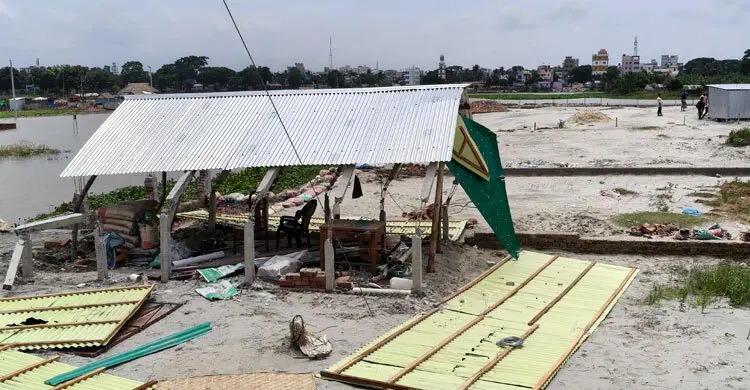 ব্রাহ্মণবাড়িয়ায় তিতাস নদীর তীর রক্ষায় অভিযান