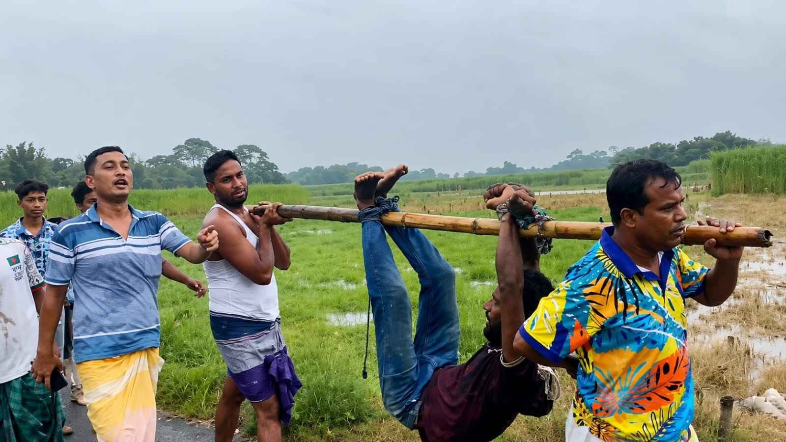 শরীয়তপুর জাজিরায় ইয়াবাসহ আটক ২, পুলিশের আগে জনতার হাতে লাঞ্ছনার অভিযোগ