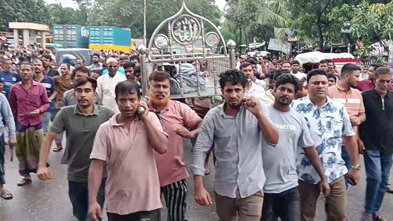 যশোরের যুবদল নেতাকে কুপিয়ে হত্যা, লাশ নিয়ে নেতাকর্মীদের বিক্ষোভ