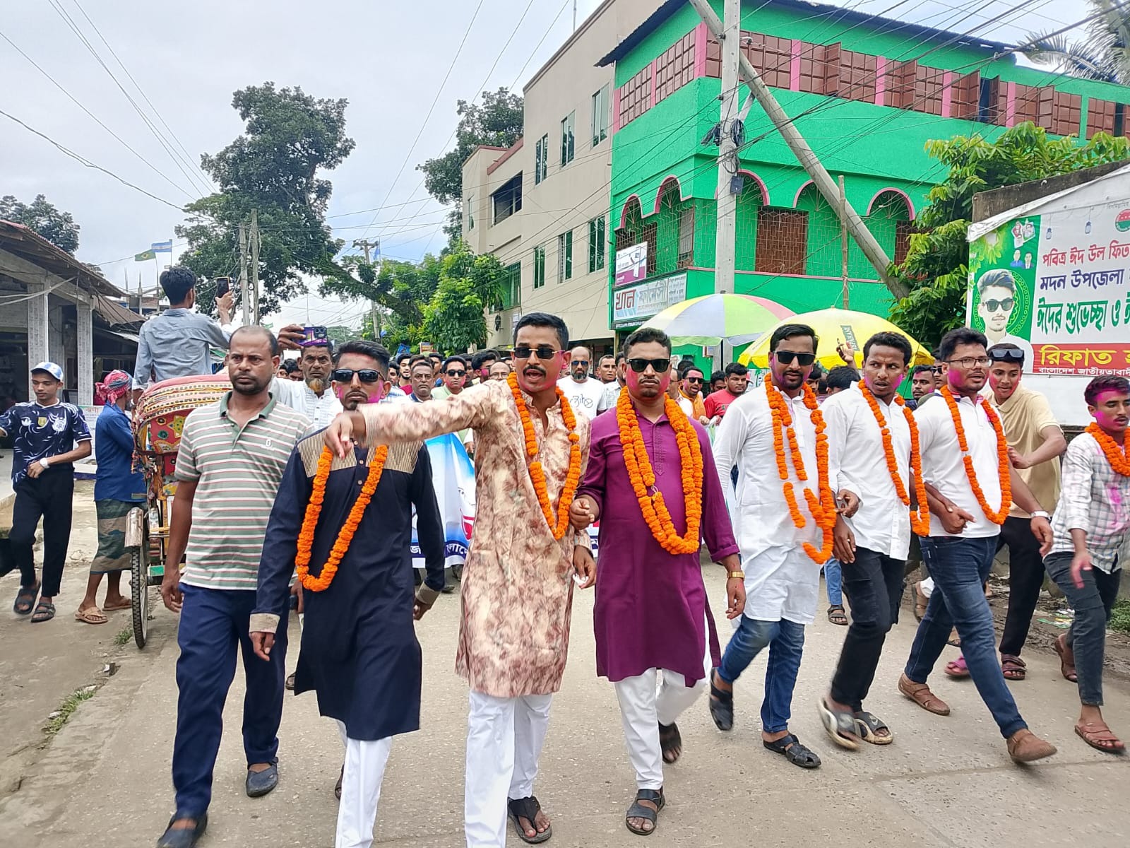 নেত্রকোনার মদনে উপজেলা ও পৌর ছাত্রদলের নবগঠিত কমিটিকে স্বাগত জানিয়ে আনন্দ মিছিল।