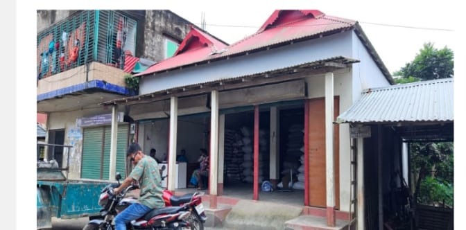 নেত্রকোনার মদনে ধানের গুদামের টিন কেটে ২ লাখ টাকা চুরি