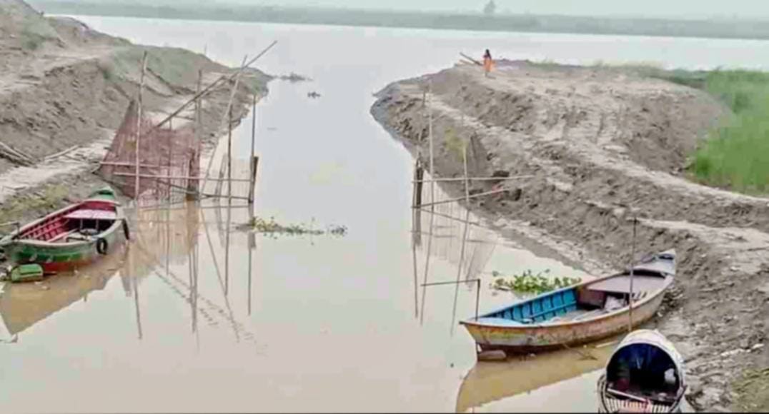 ফরিদপুরের চরভদ্রাসনে খাল খনন প্রকল্পের মজুরি আত্মসাতের চেষ্টা, উত্তেজনার পর ইউএনও’র হস্তক্ষেপে পরিস্থিতি শান্ত